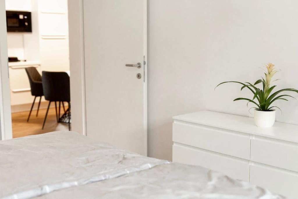 Aura Apartments Жировниця Екстер'єр фото