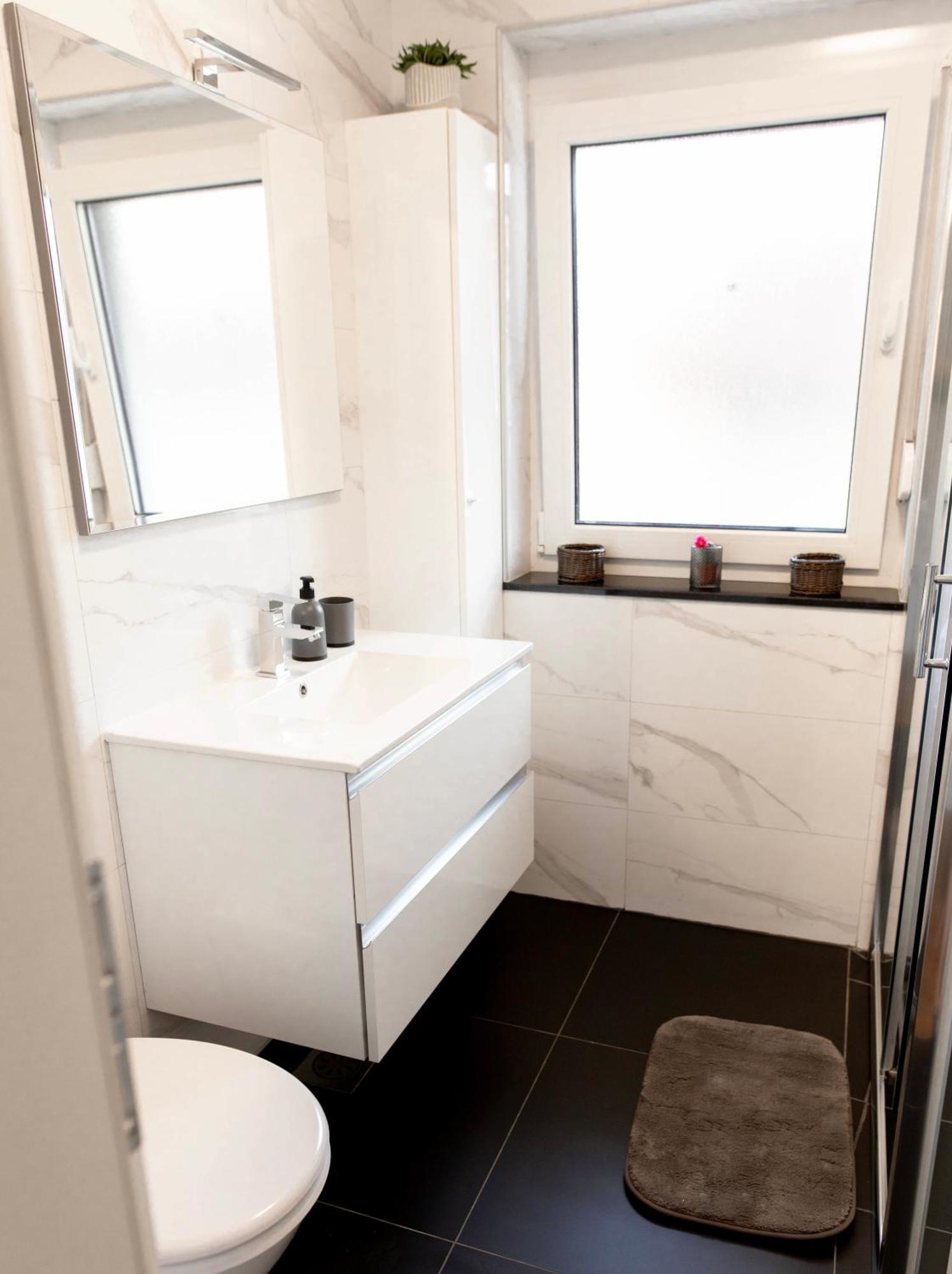 Aura Apartments Жировниця Екстер'єр фото