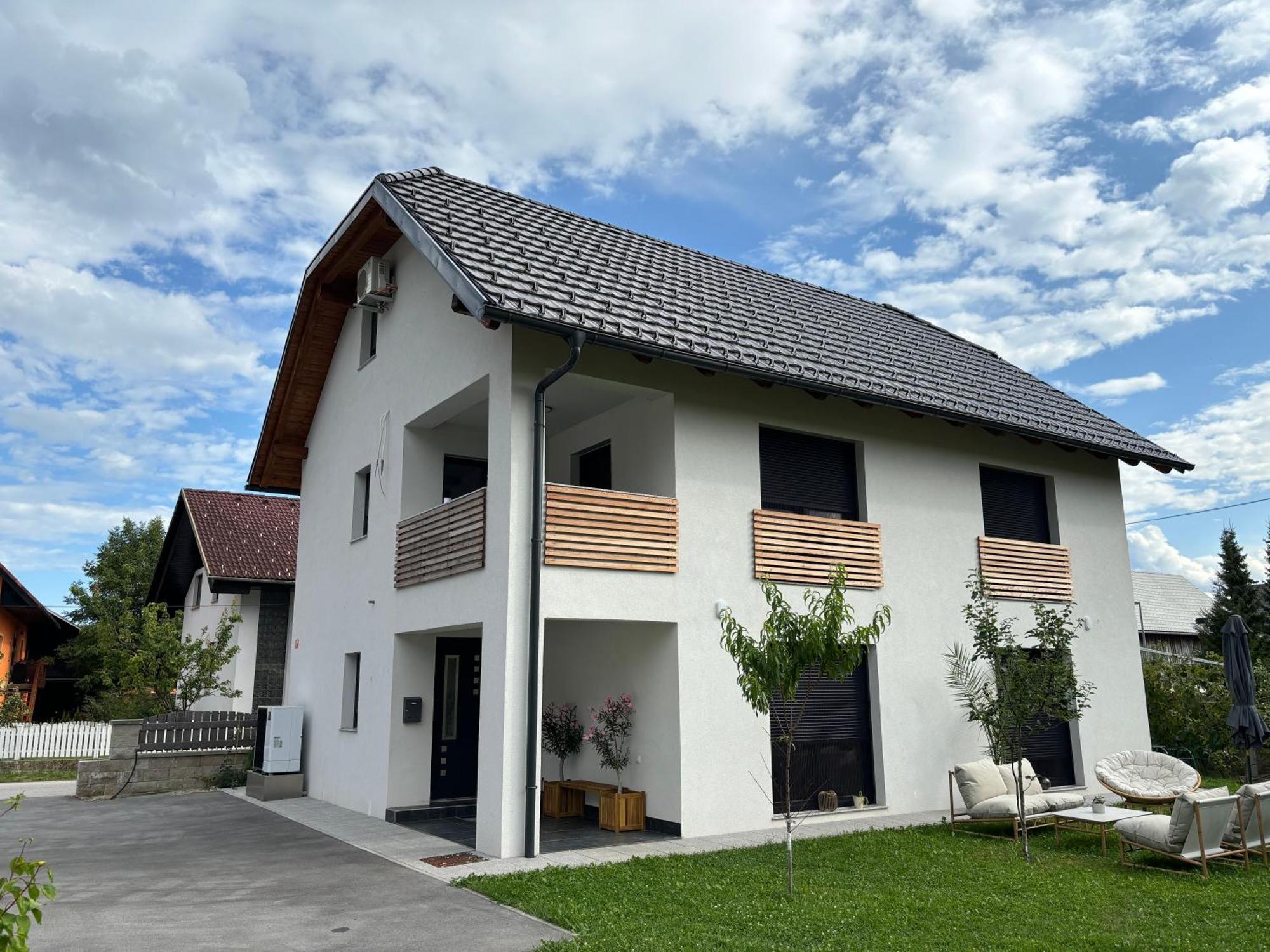 Aura Apartments Жировниця Екстер'єр фото