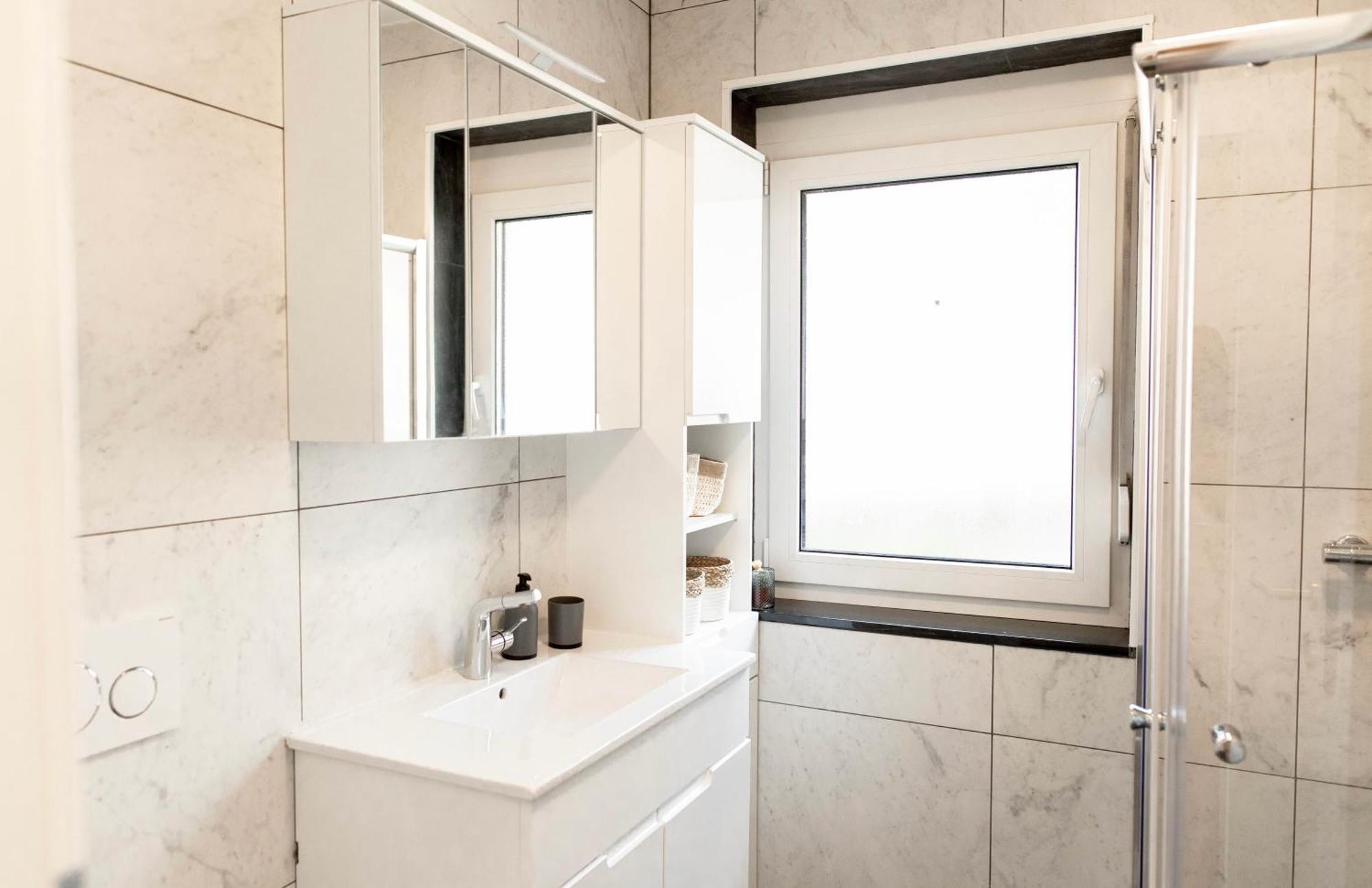 Aura Apartments Жировниця Екстер'єр фото