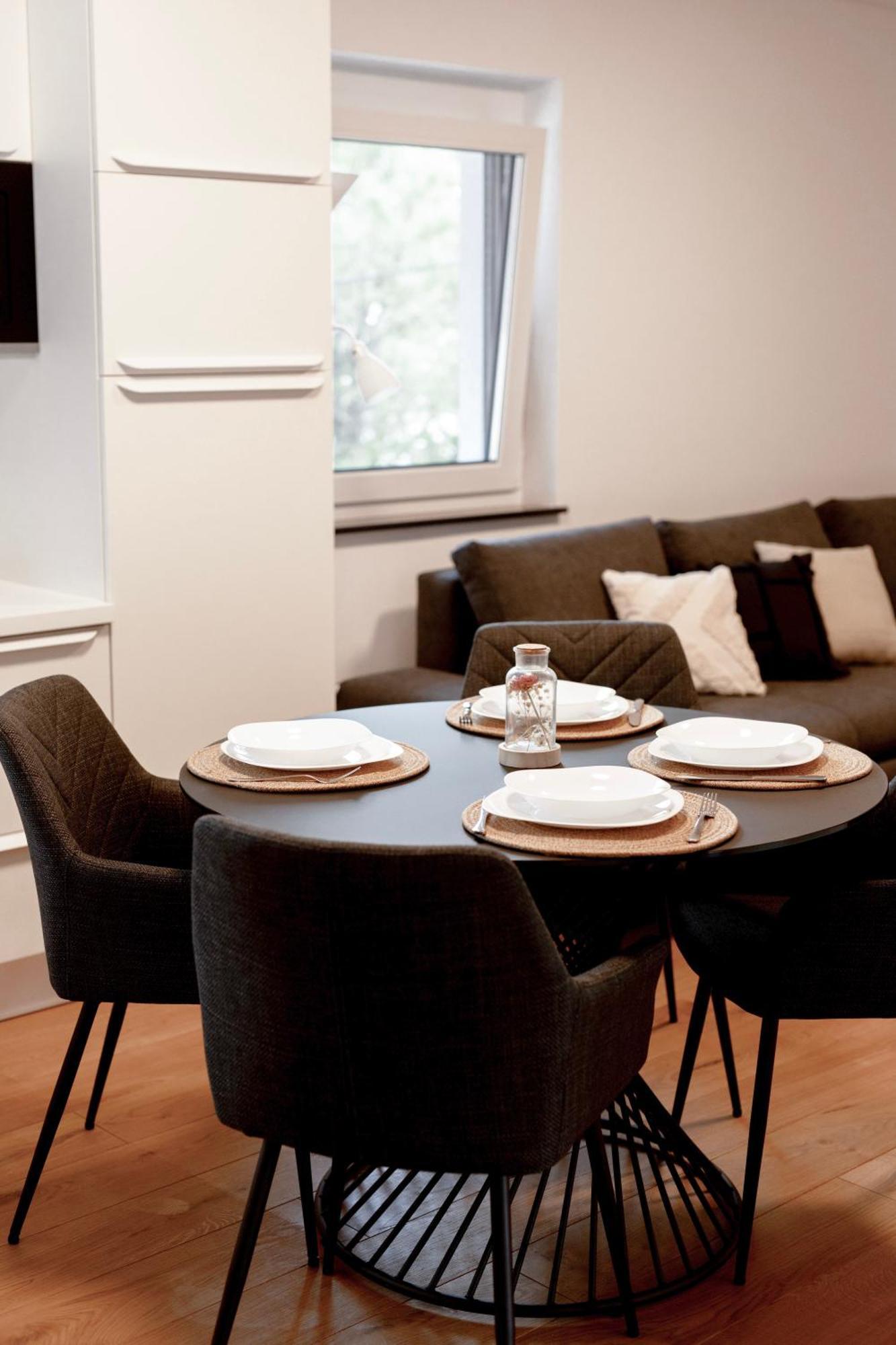 Aura Apartments Жировниця Екстер'єр фото