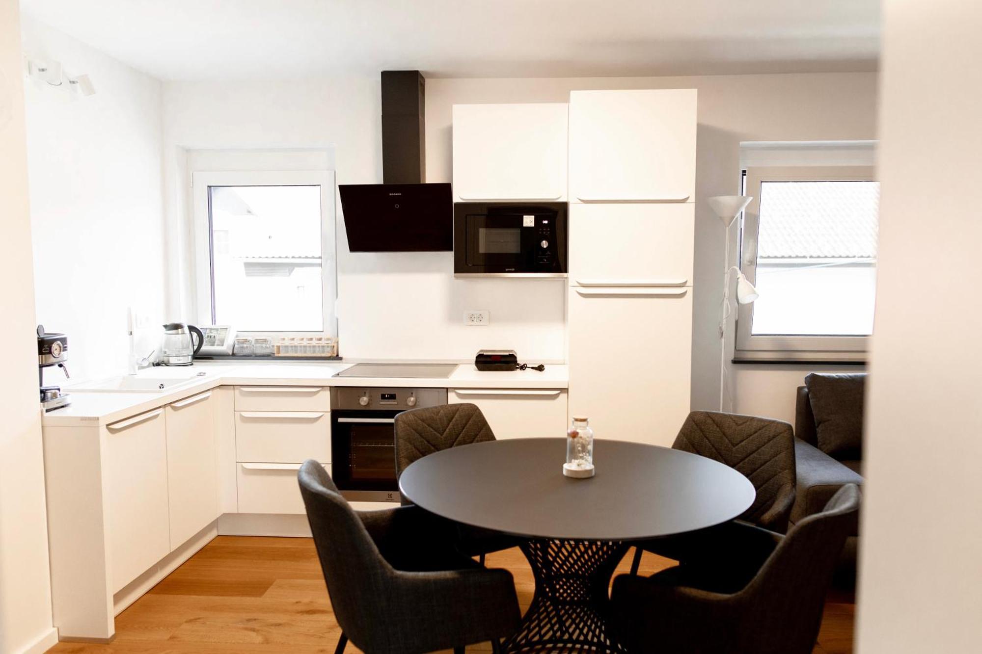 Aura Apartments Жировниця Екстер'єр фото