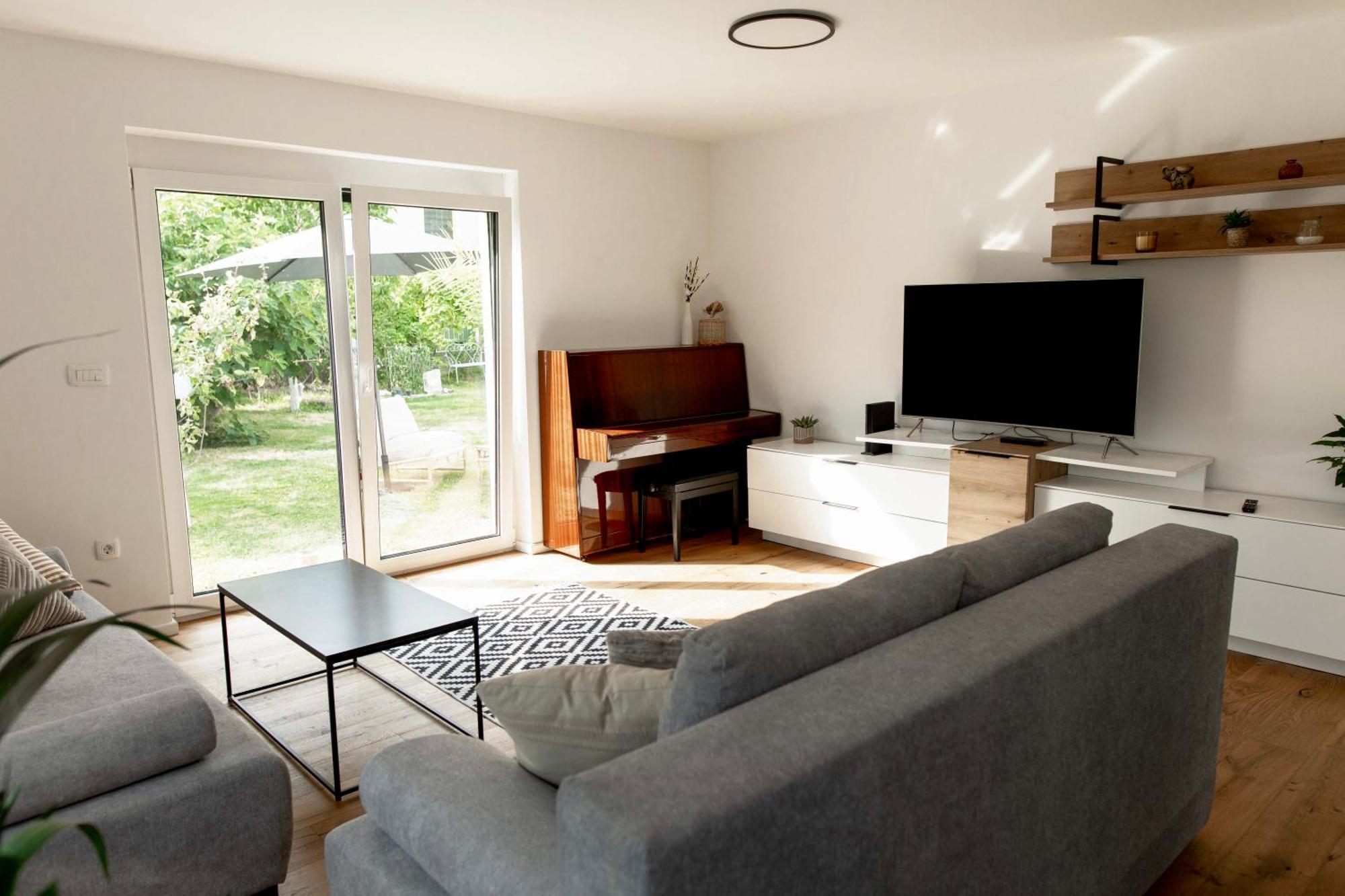 Aura Apartments Жировниця Номер фото